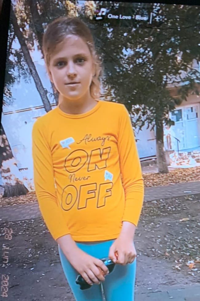 O fată de 10 ani a dispărut: Sunați la 112 dacă o vedeți pe Eliza!