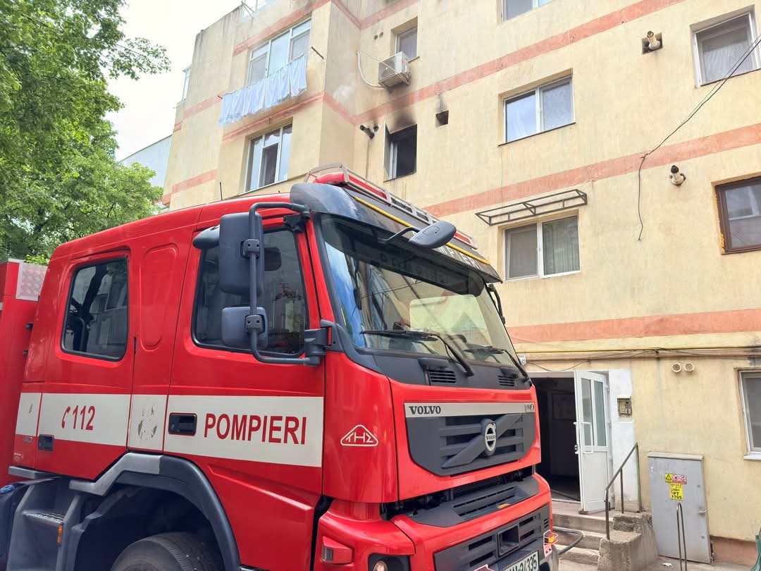 Doi botoșăneni au adormit și au uitat oalele cu mâncare pe foc