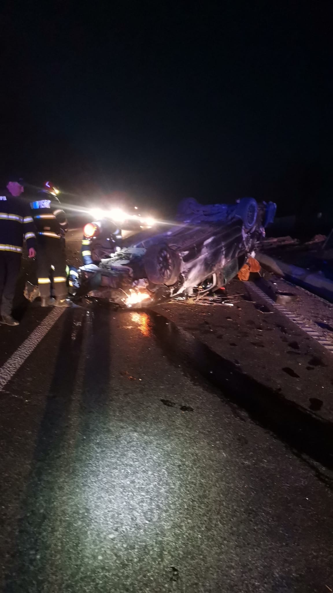 Mașină răsturnată la Zăicești, șoferul dus la spital