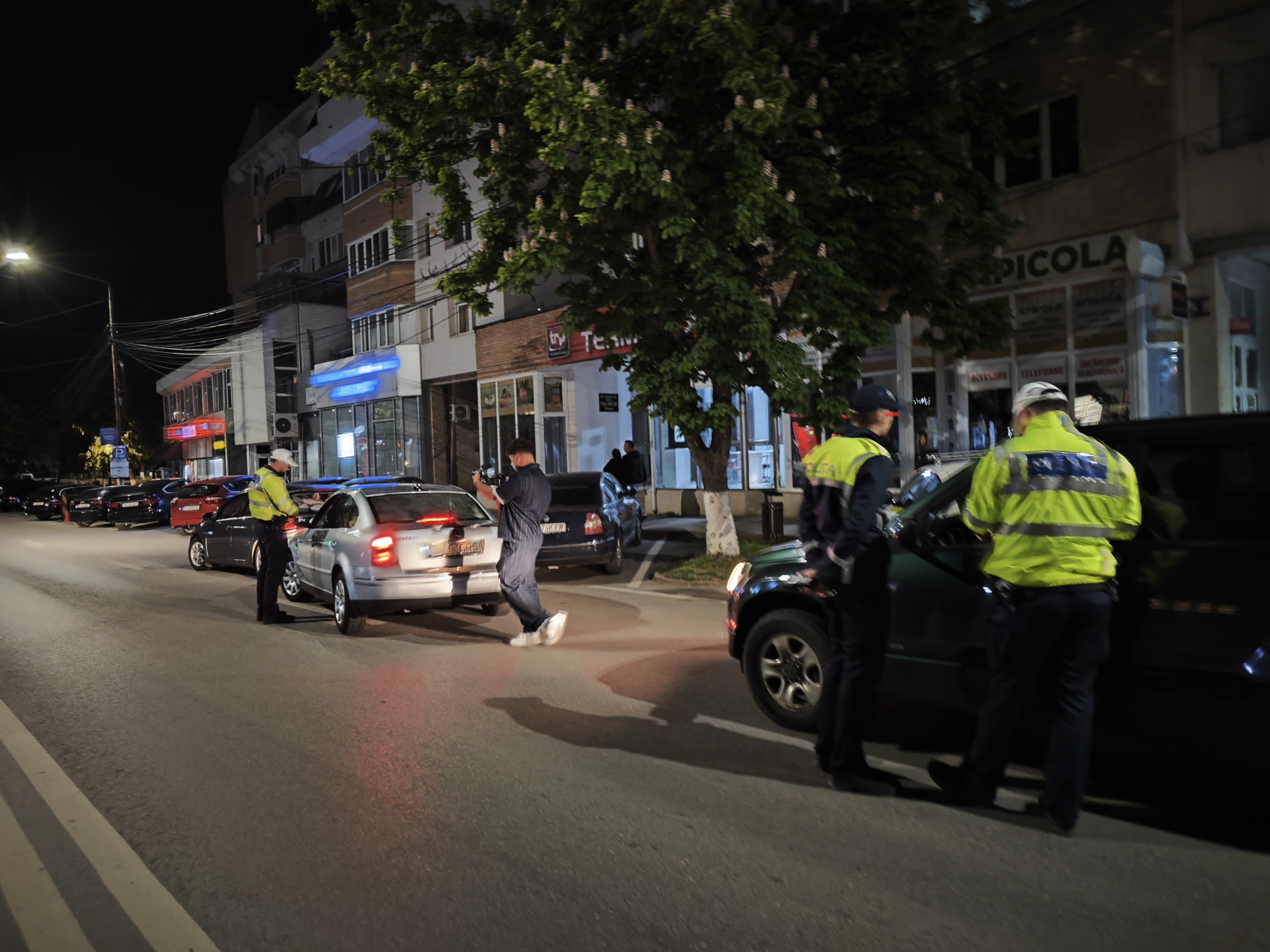 ACUM: RAZIE nocturnă la Botoșani cu Poliție și RAR - VIDEO 