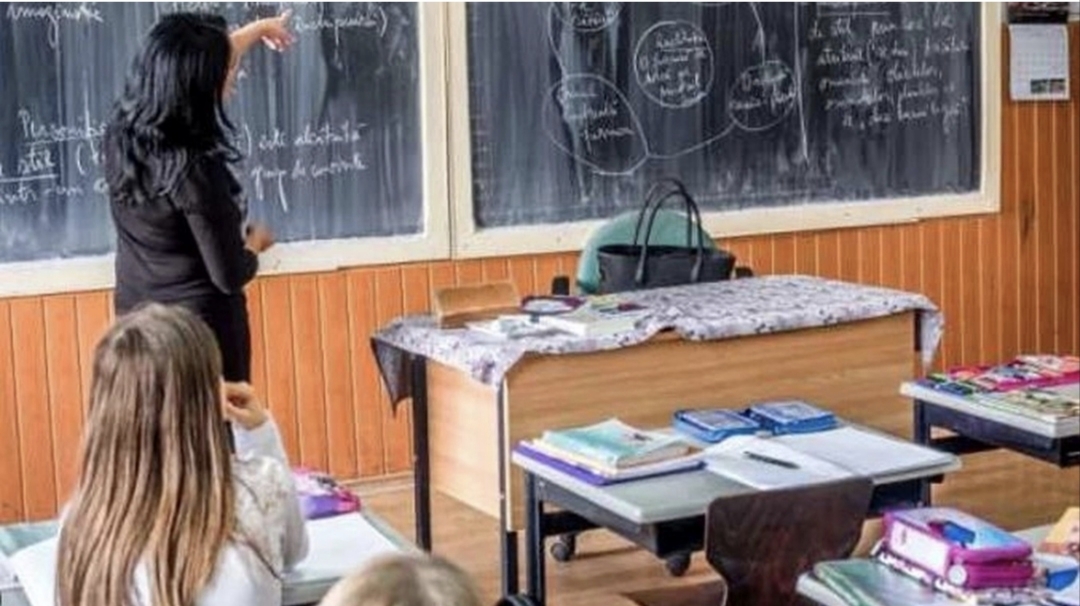 Profesori din Botoșani cu ore în cinci școli: Naveta, între orare coordonate și plăți întârziate