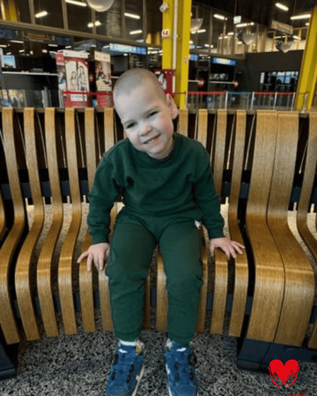 Opt operații pe creier și o singură dorință a lui Bogdan: să poată merge singur