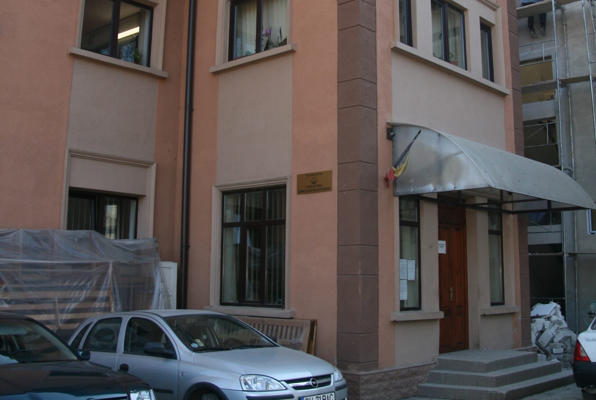 16 cetățeni ruși, trimiși în judecată într-un dosar cu acte românești obținute pe baza unor certificate false