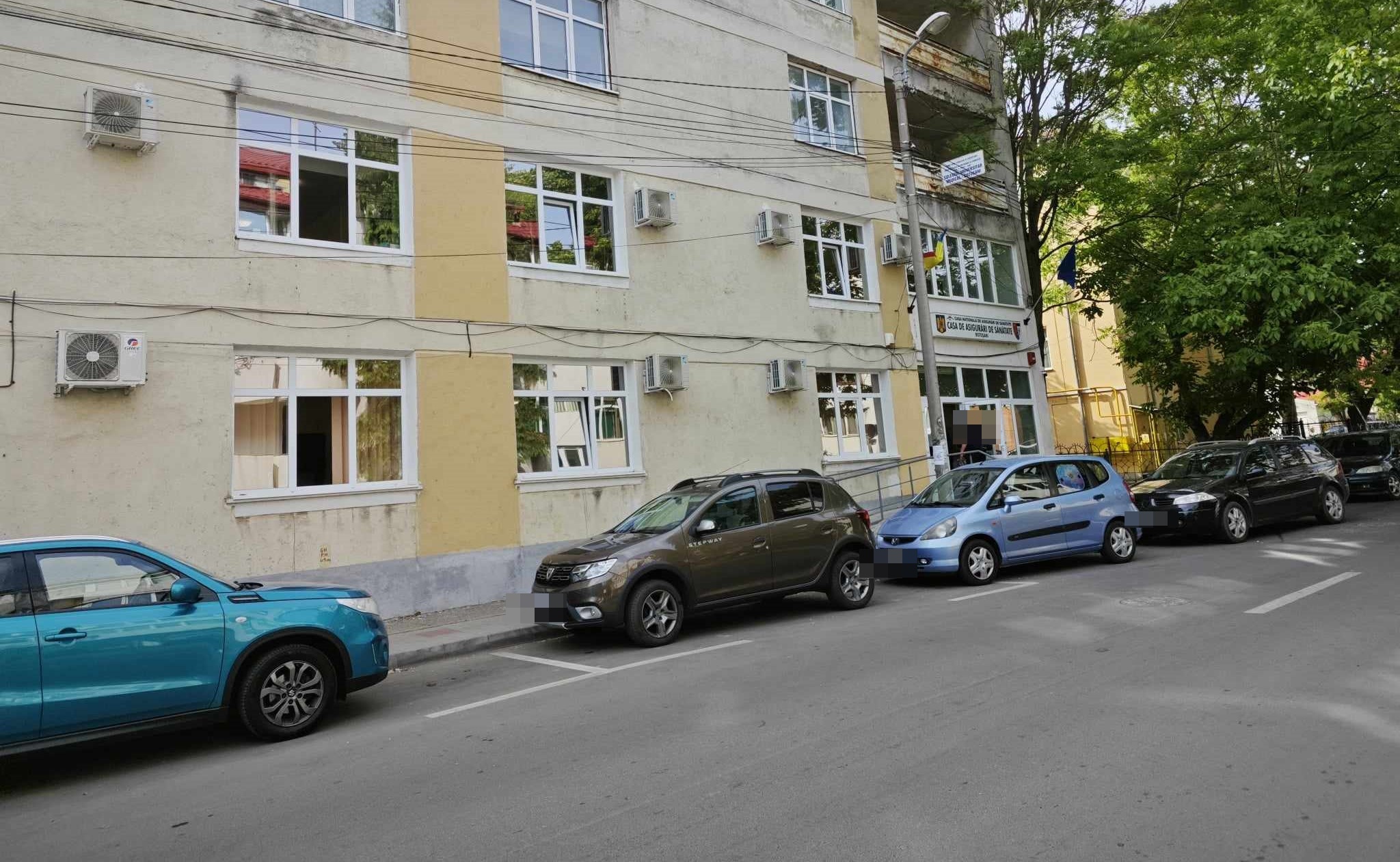 Post scos la concurs la Casa de Asigurări, se cere vechime de 7 ani  