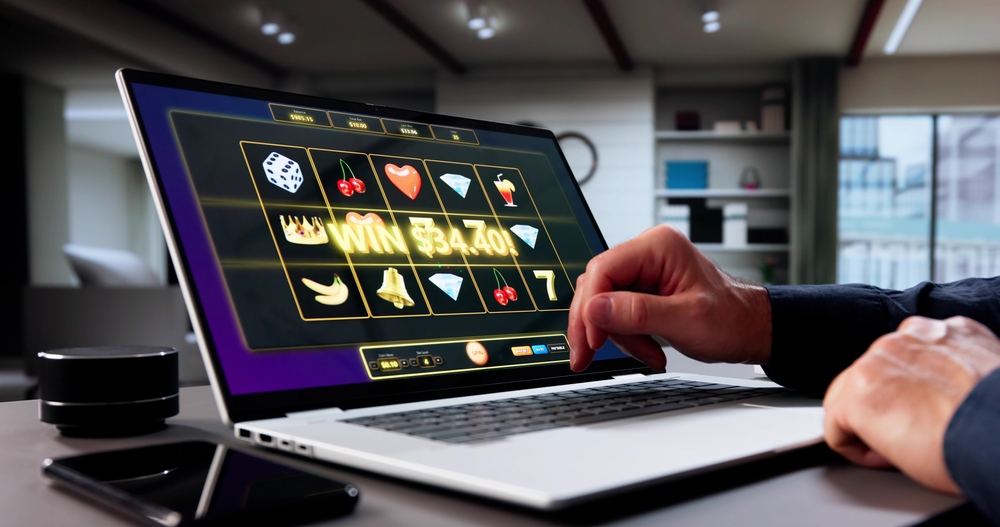 jucator de sloturi online pe laptop