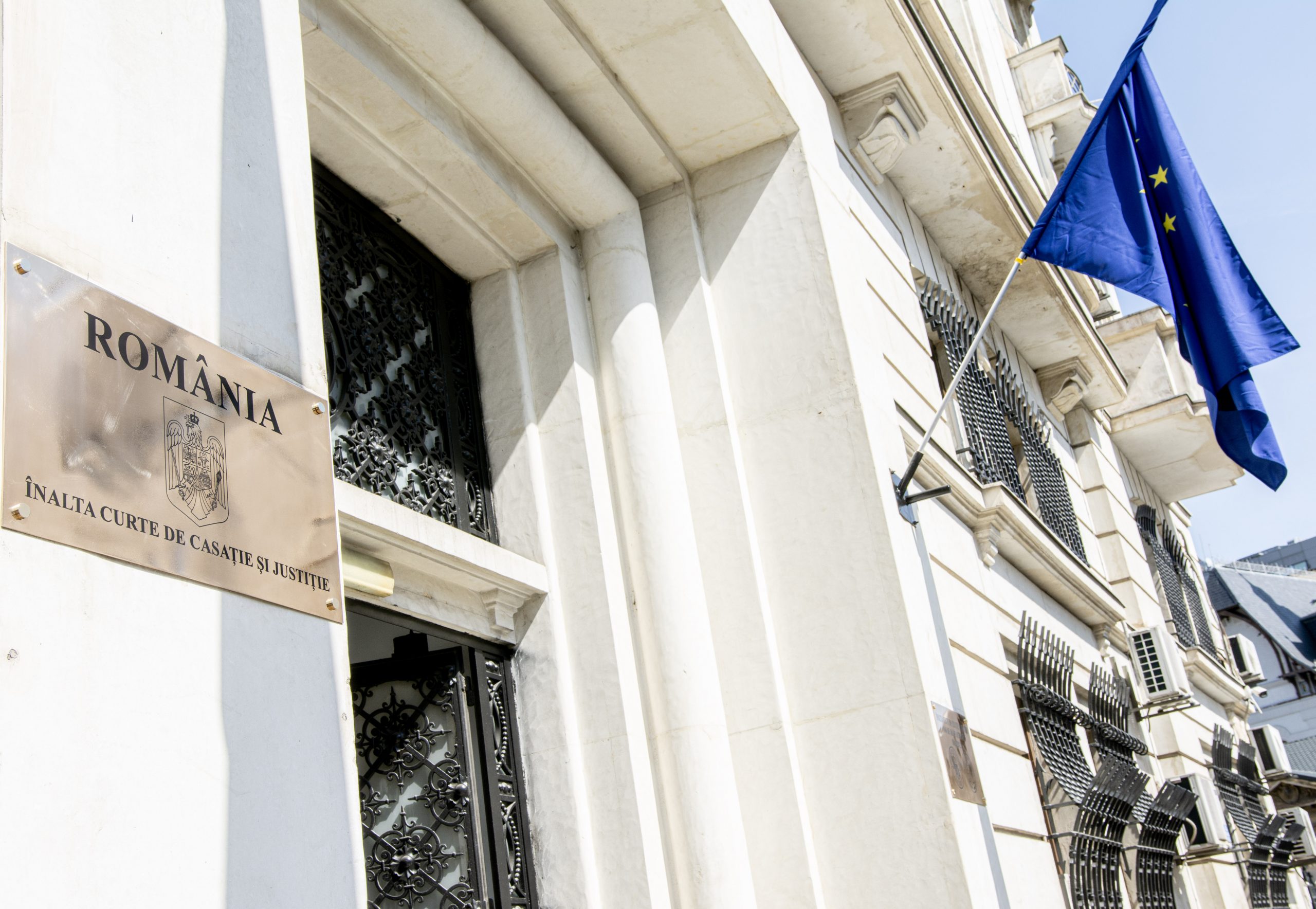 Decizie favorabilă cămătarilor: ICCJ a decis că doar dobânda poate fi confiscată