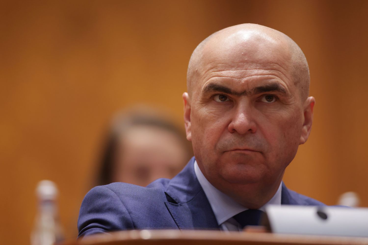 Bolojan NU exclude un guvern minoritar, după atacurile PSD!