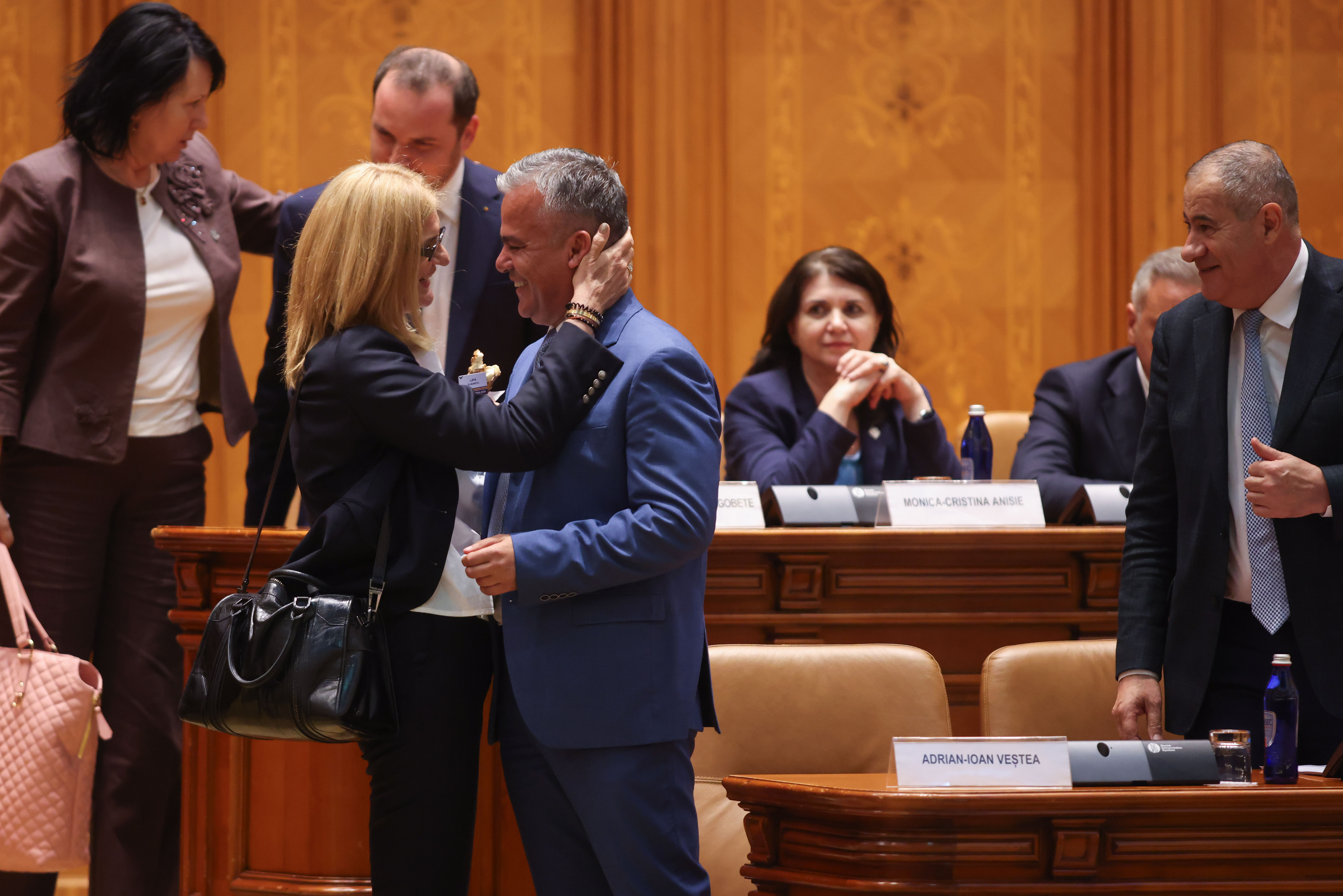 Decizie de ultim moment a PNL în cazul parlamentarilor liberali care l-au susținut pe Veștea