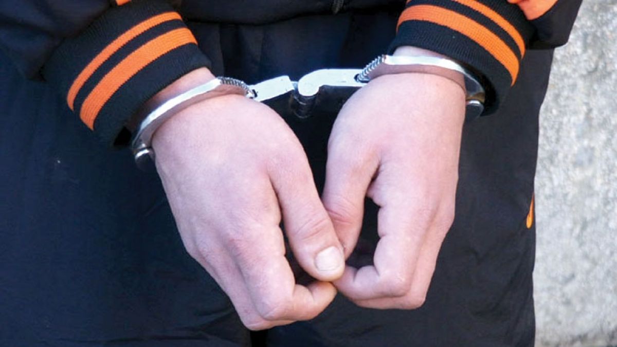 Hoțul zilei a fost prins la Botoșani! Umbrele de 2.000 de euro furate de la două terase