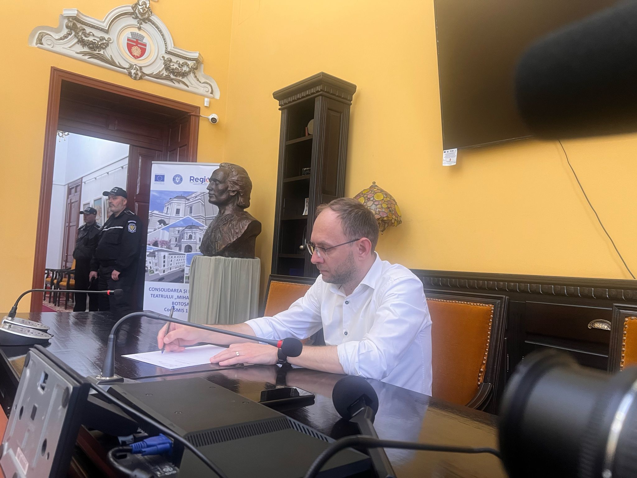 Primarul către reprezentanții romilor: Nu aveți bani? Mergeți la muncă - VIDEO