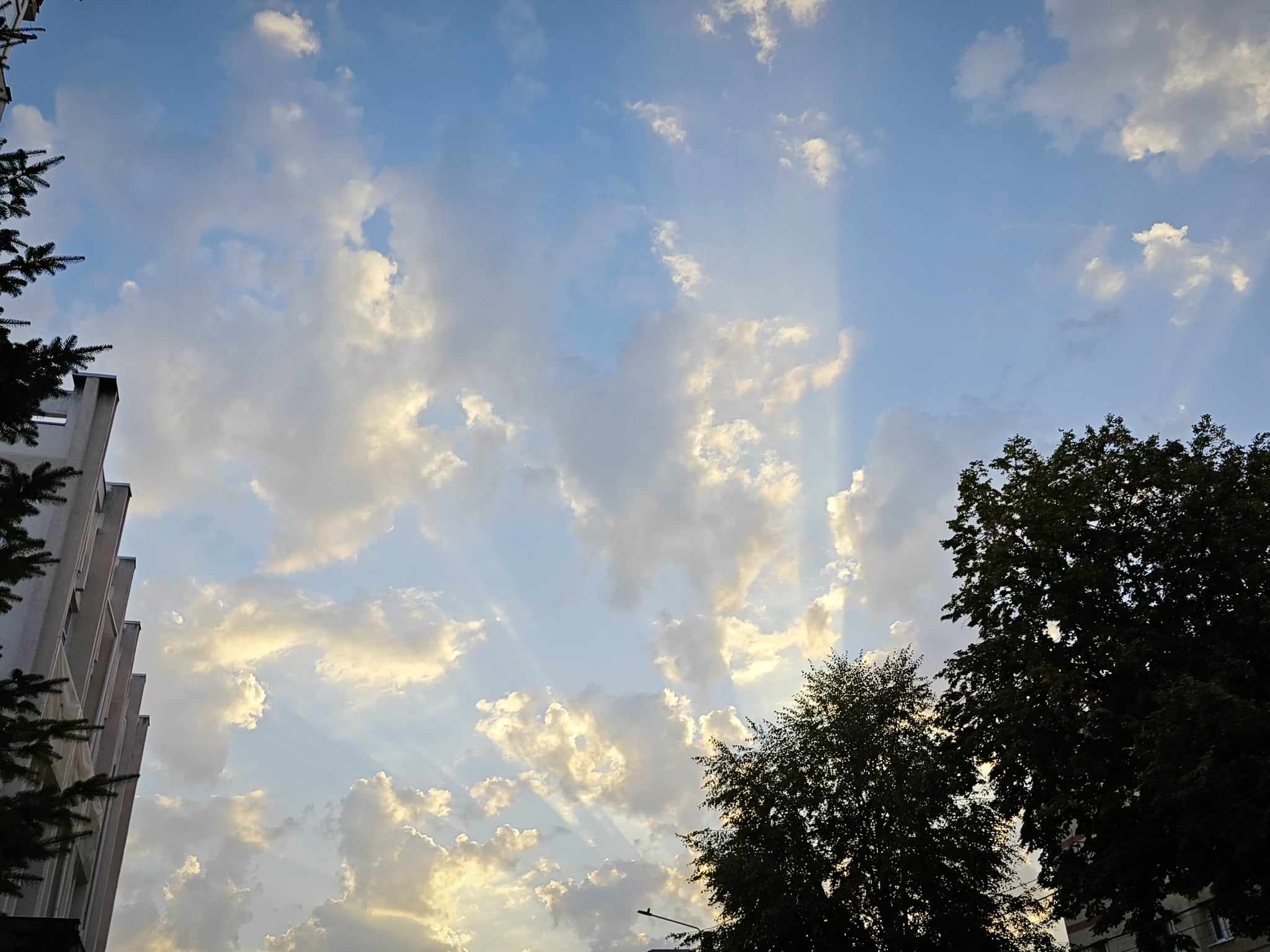 Vreme neobișnuit de caldă: PROGNOZA meteo pe o lună