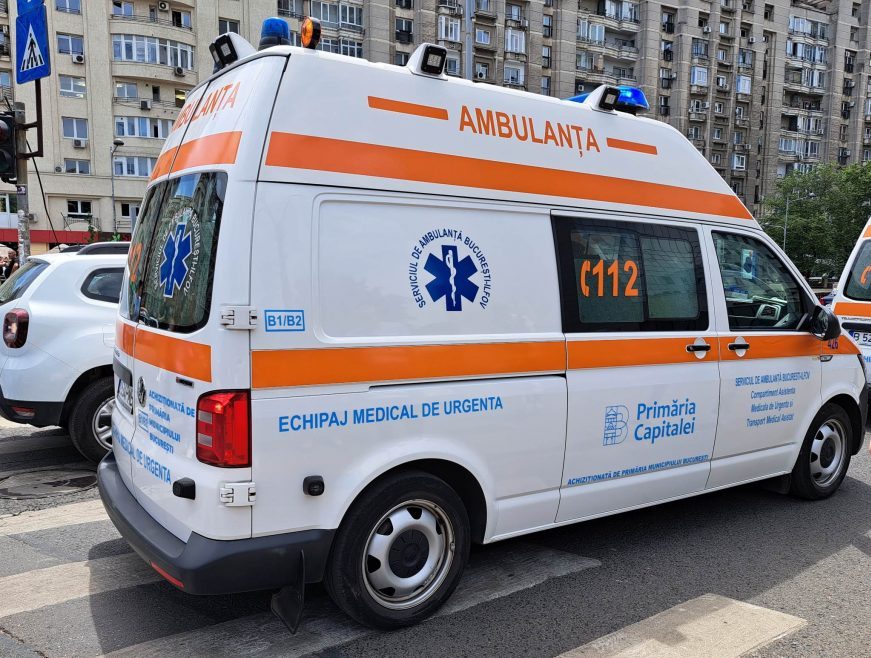 Botoșănean transportat de urgență la spital după un accident în județul vecin