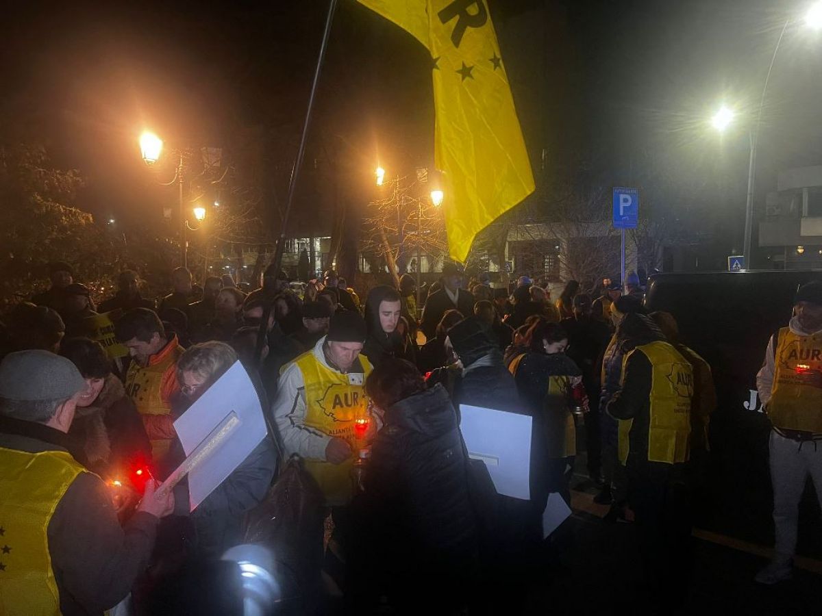 ATAC în plină noapte la adresa AUR-ului de la Botoșani: Le transmitem un mesaj că nu vor putea să ne învingă – VIDEO 