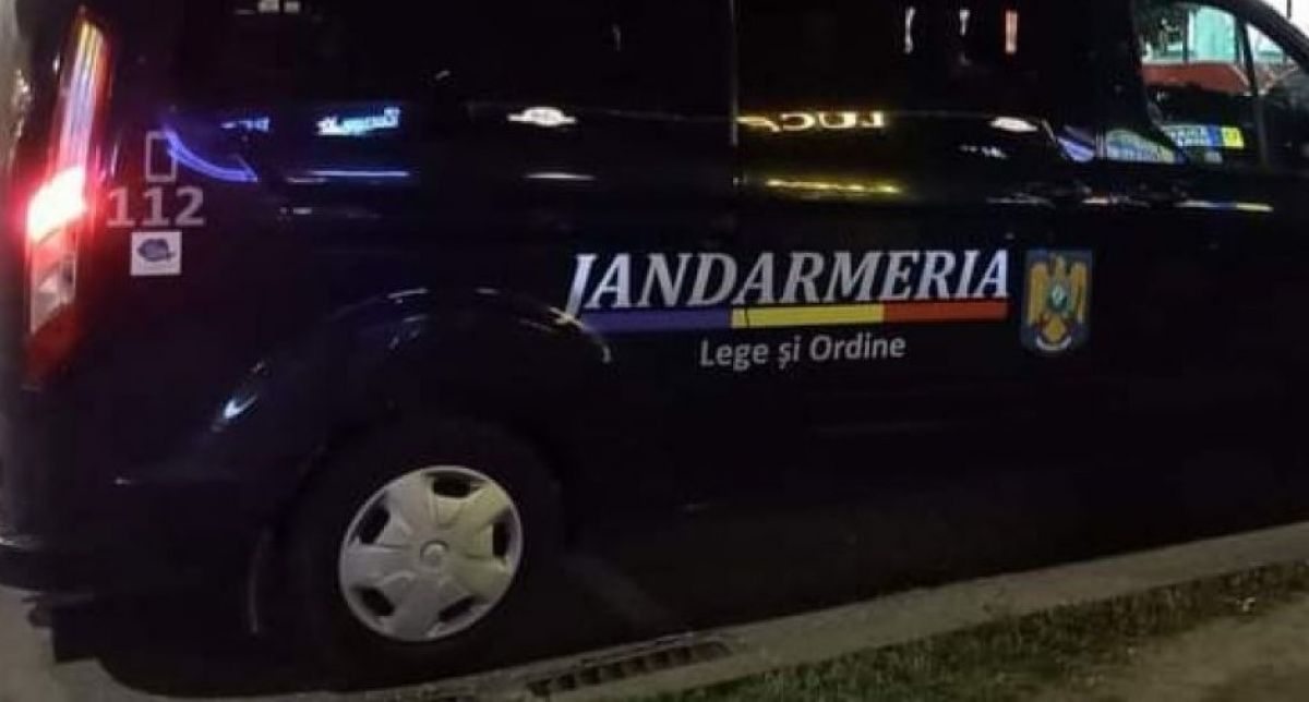 Doi botoșăneni bătuți cu pumnii și picioarele în zona gării