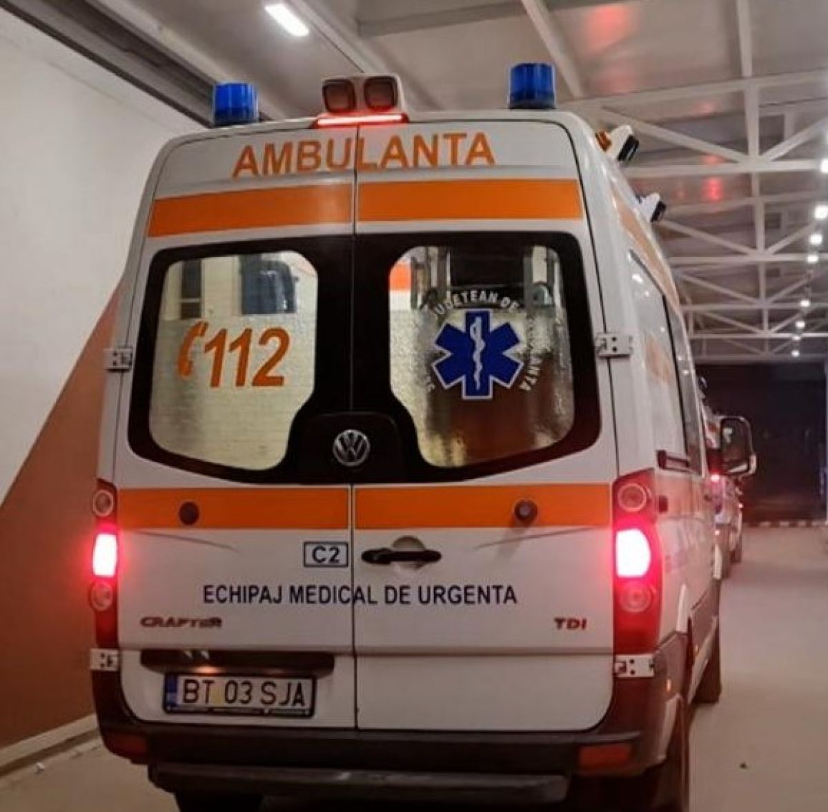 Naștere în stradă la Botoșani: Femeia a adus pe lume un bebeluș în miez de noapte