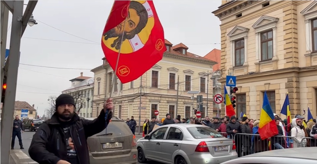 Un botoșănean a fluturat la un miting organizat de AUR un steag rusesc - VIDEO 