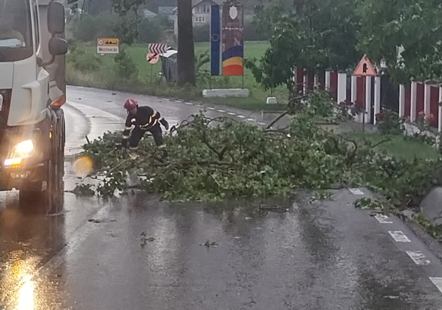 Vijelii anunțate de meteorologi la Botoșani: SFATURILE pompierilor