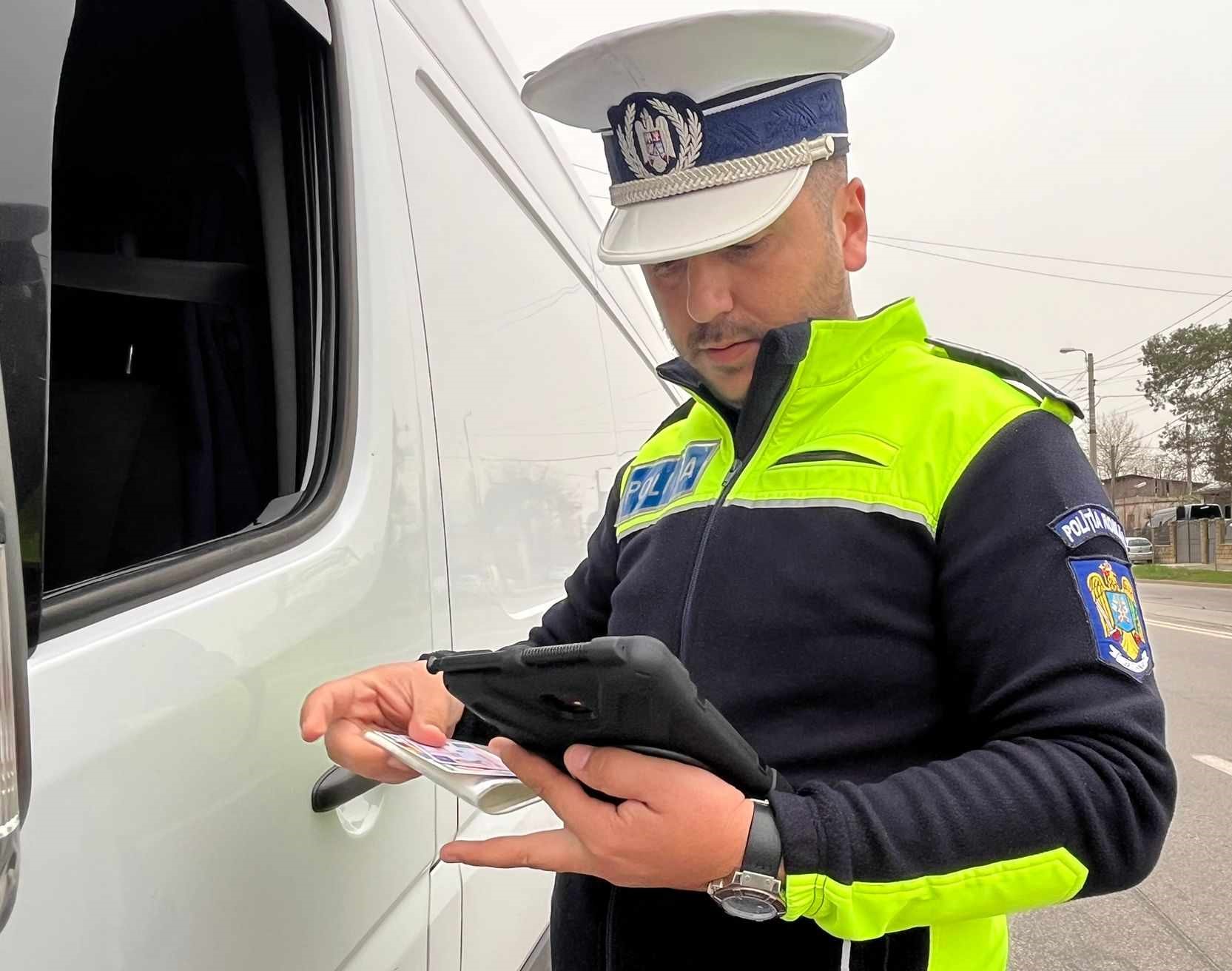 Sucevean amendat la Botoșani, polițiștii i-au golit și mașina 