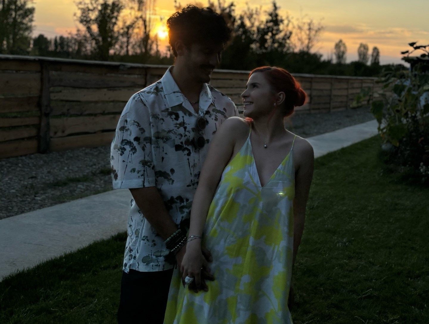 Clipe grele pentru o actriță din Botoșani și iubitul ei: Mă tratez cam băbește, nu e bine