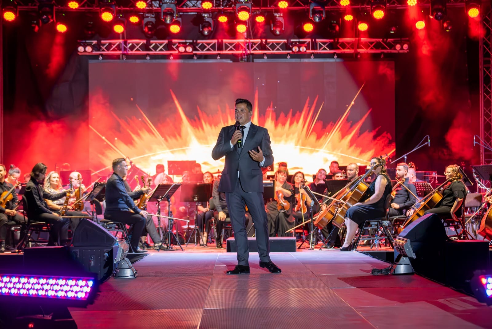 FAZA ZILEI la Festivalul Instituțiilor de Cultură: Cove apelat cu „bă nene” la Botoșani – VIDEO 