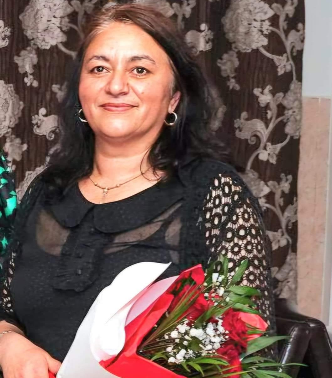 Mesaj dureros al elevilor după moartea directoarei din Botoșani: Să ne priviți de sus cu aceeași dragoste cu care ne priveați la ore 