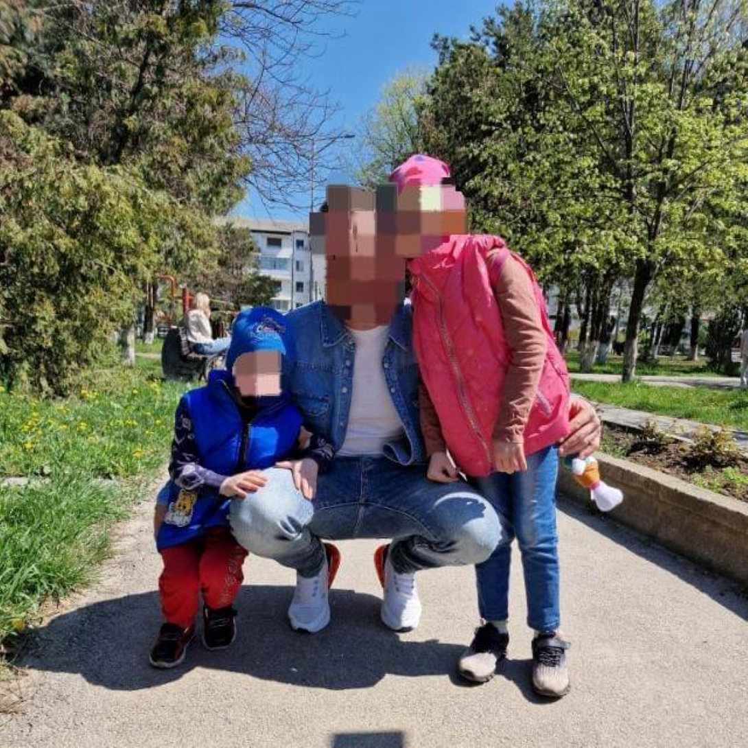 Un tată din Botoșani are nevoie de ajutor pentru a-și salva familia: Riscă să  fie despărțit din nou de copiii săi