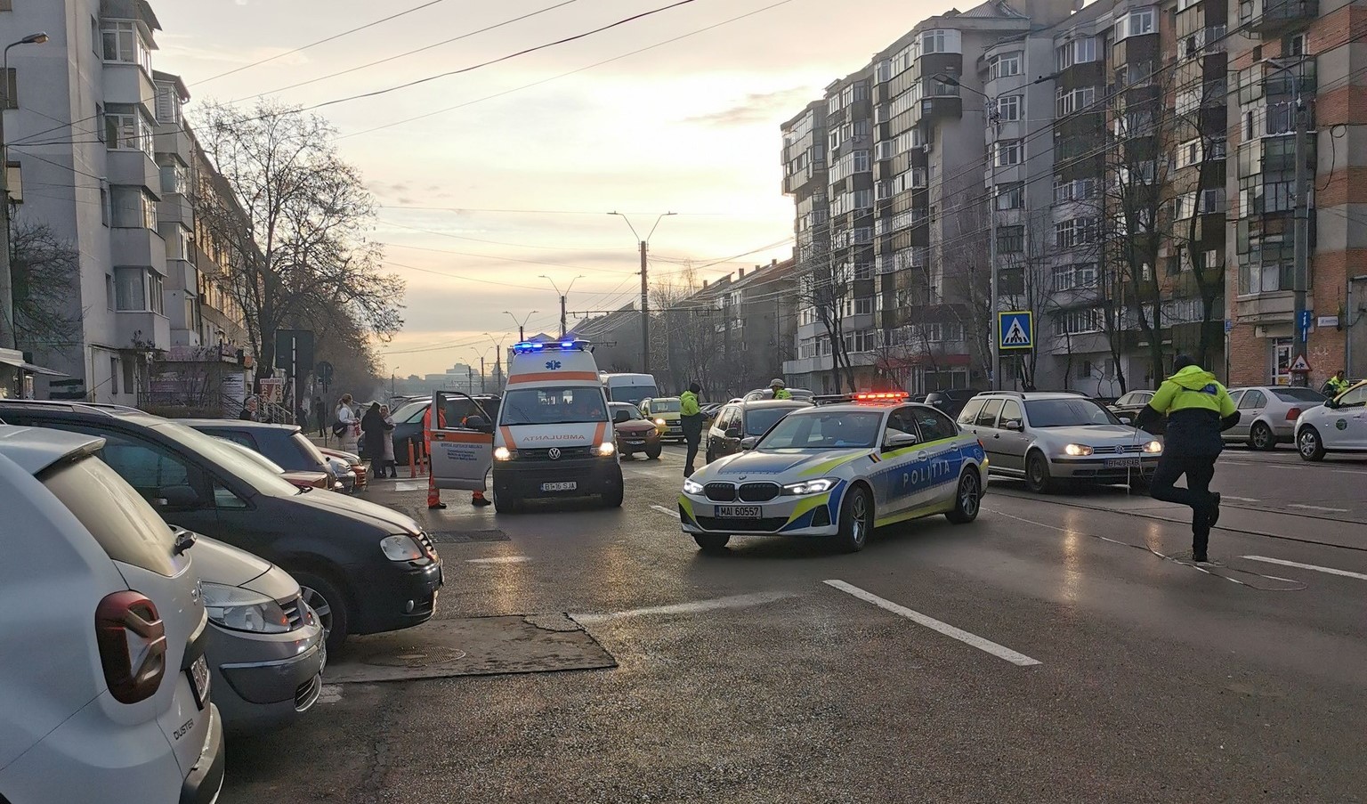 Accident cu două mașini pe Calea Națională, un șofer a fost rănit 