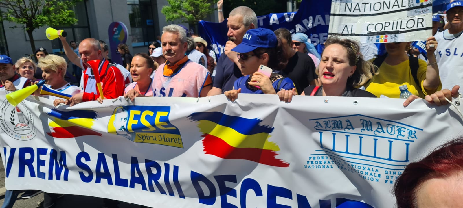 Sindicatele din educație, apel către directori și inspectori: „Nu-i opriți pe profesorii care protestează!”