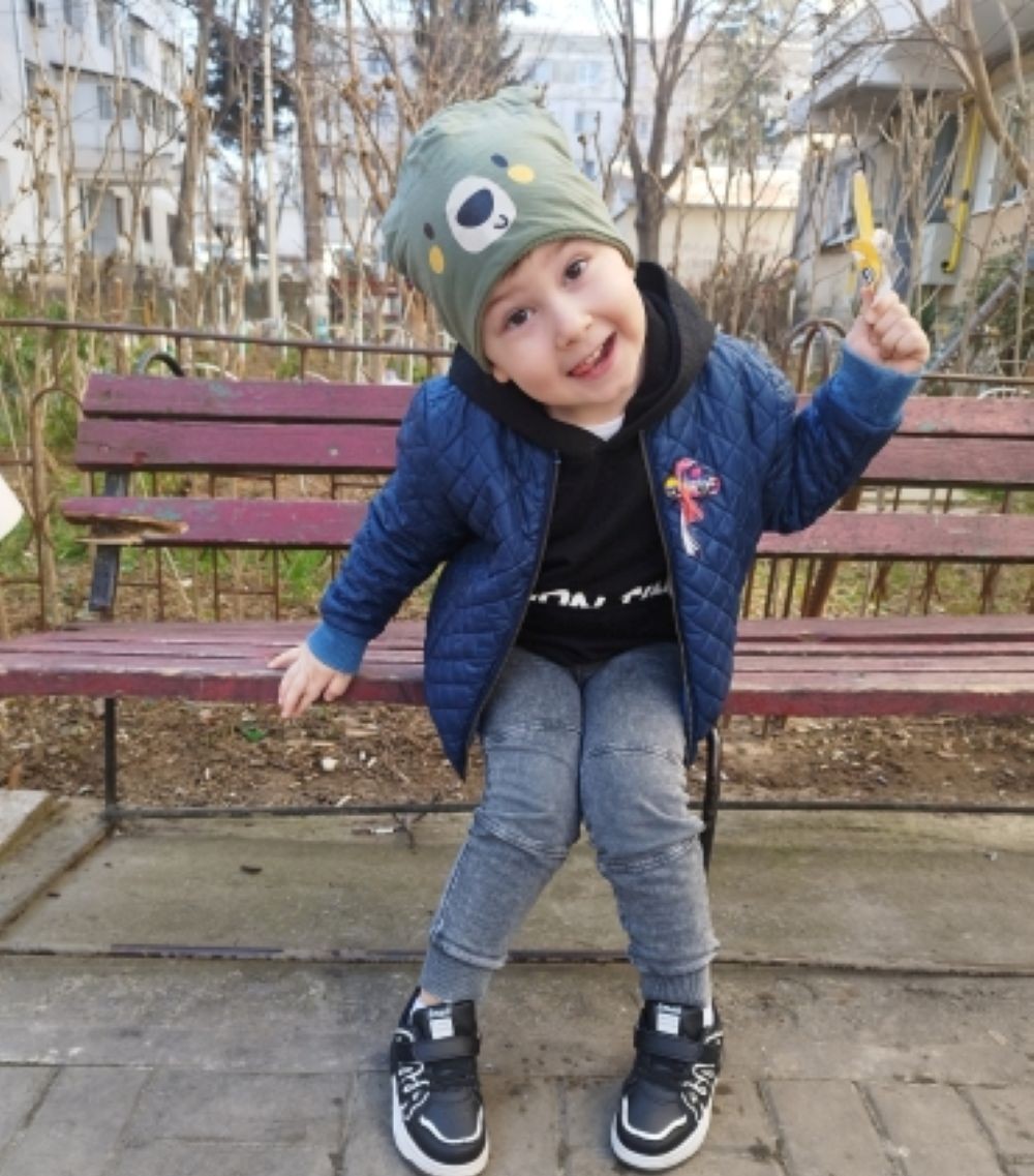 Lupta lui Lucas pentru a putea merge continuă: Fiecare donație contează