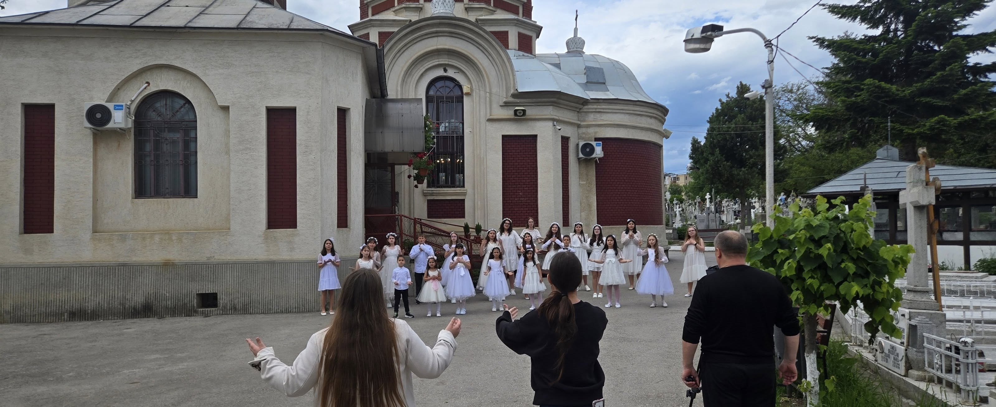 De 1 Iunie, copiii sunt așteptați cu daruri și bucurie la Biserica Pacea din Botoșani