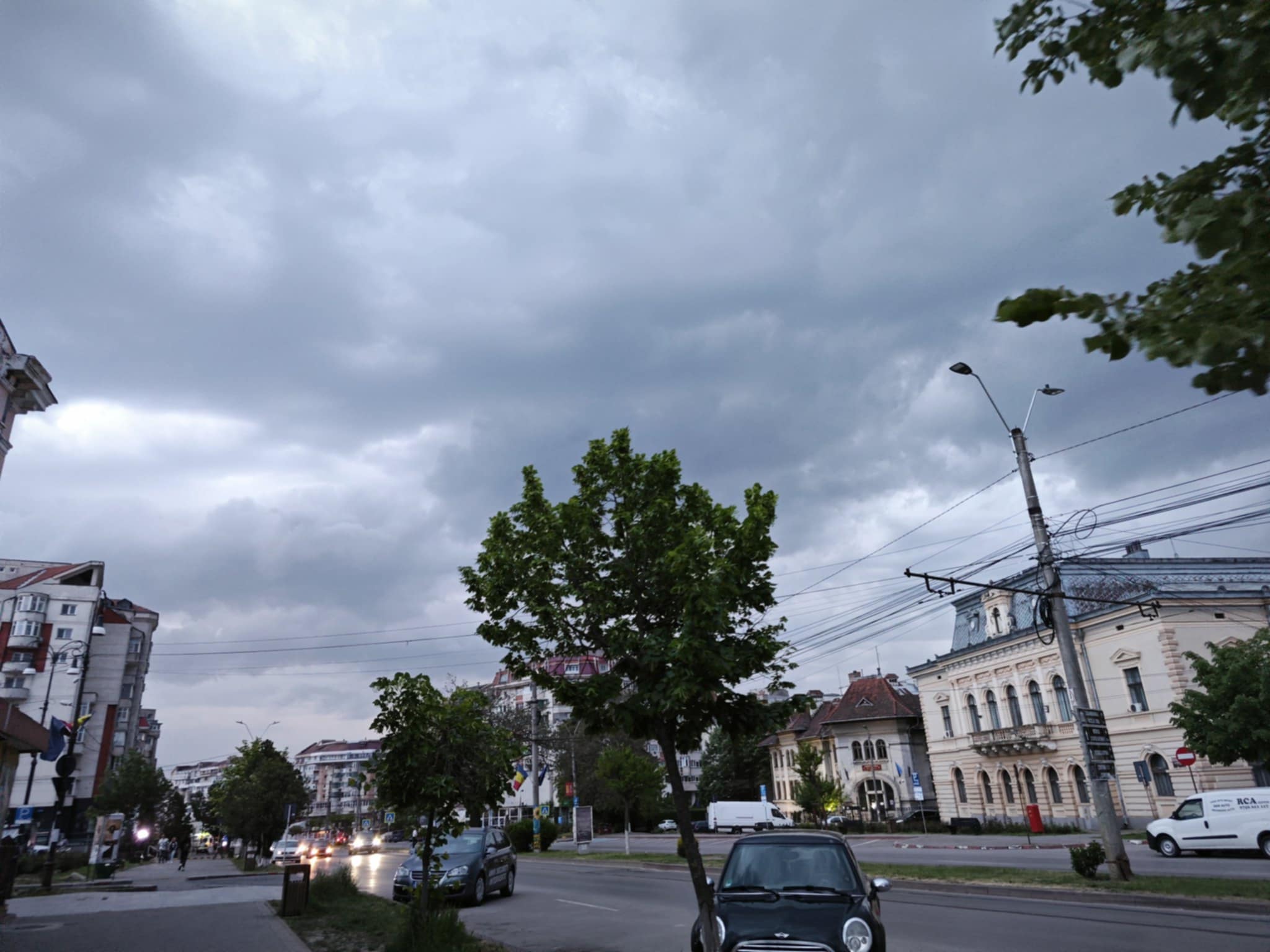 Alertă ANM pentru următoarele ore, vremea se strică din nou: Vorbim de ploi și vijelii