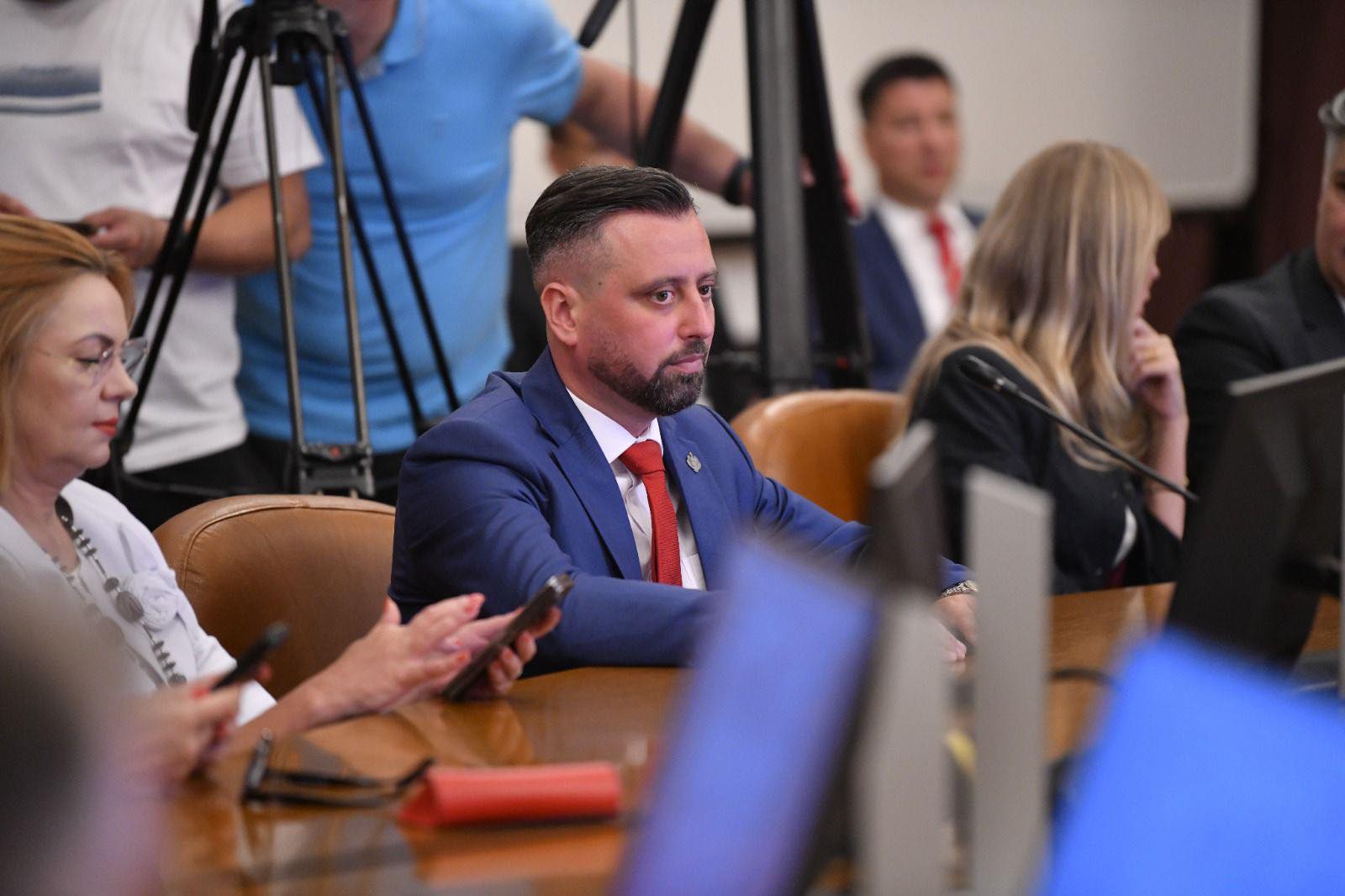 Deputatul Moiseev: Tricolorul reprezintă simbolul unificator al românilor de pretutindeni