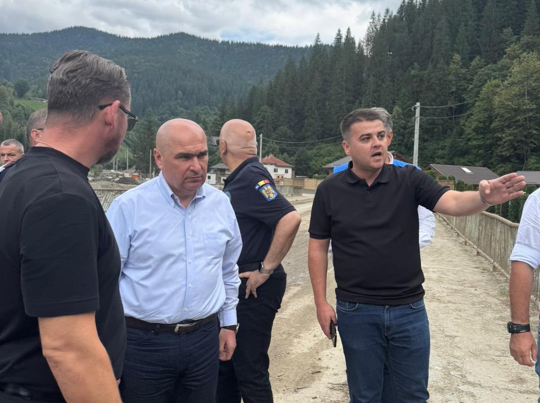 Vizită neanunțată: Premierul Ilie Bolojan, în zonele afectate de inundații și pe șantierul Autostrăzii Moldovei