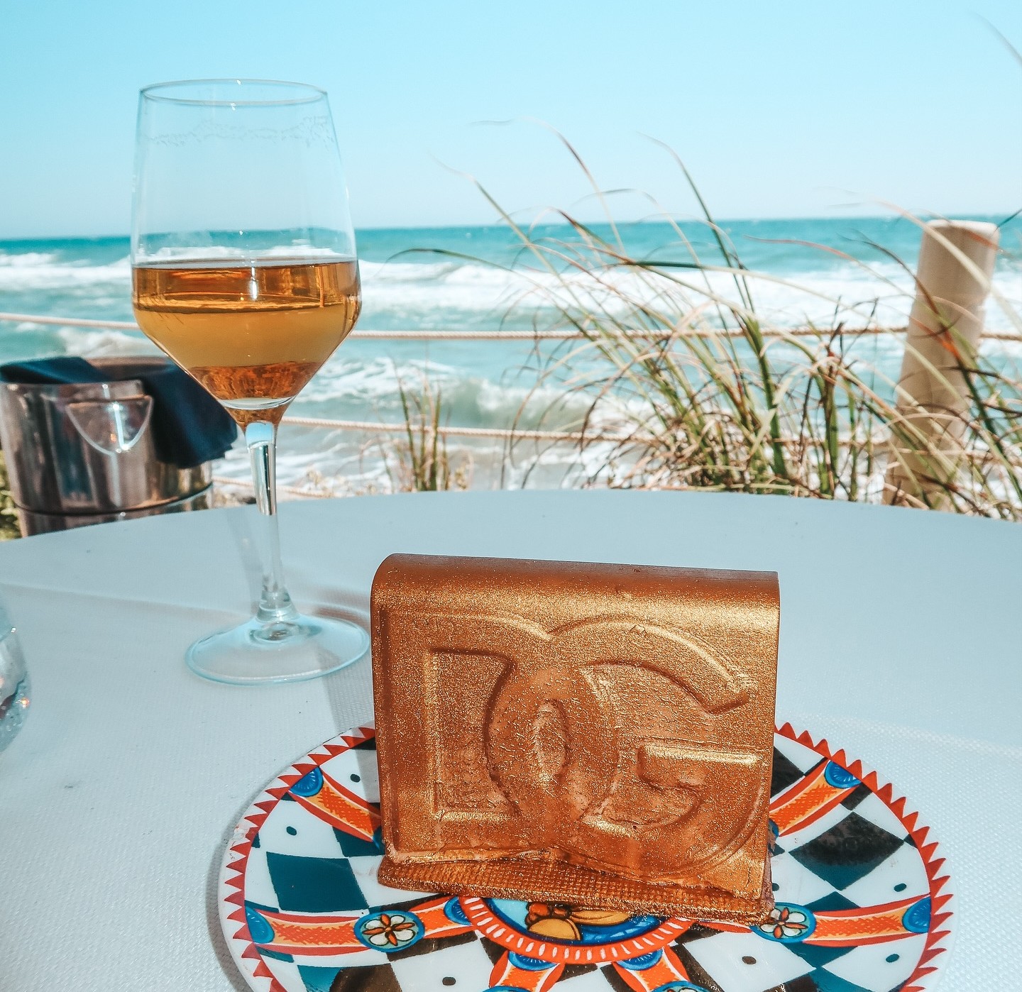 Soțul celebru al unei botoșănence dat afară dintr-un restaurant de fiță: Nu m-am mai simțit așa de când aveam 14 ani 