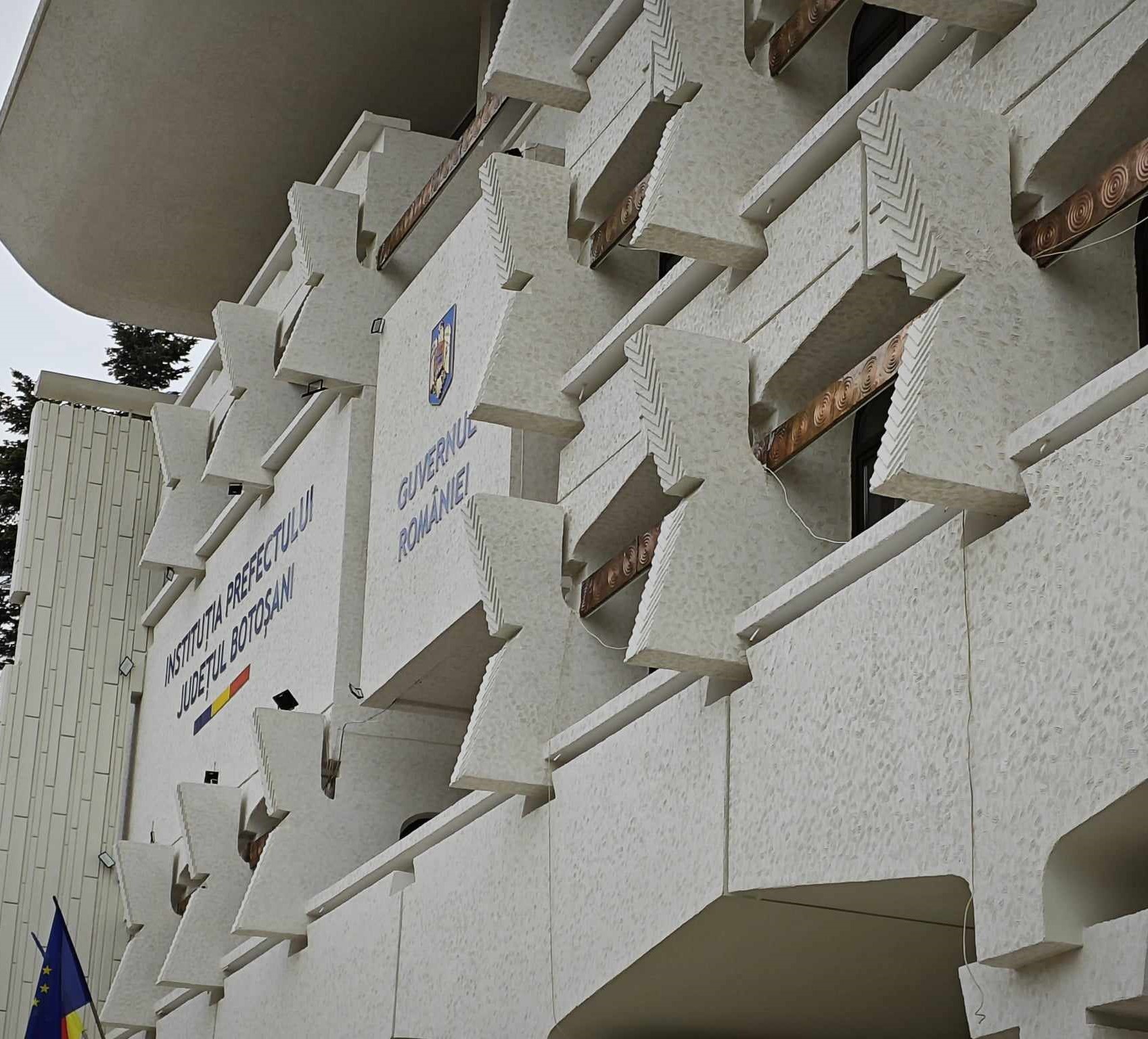 Prefectura Botoșani angajează consilier pe un salariu de aproape 11.000 de lei – LISTA locurilor de muncă