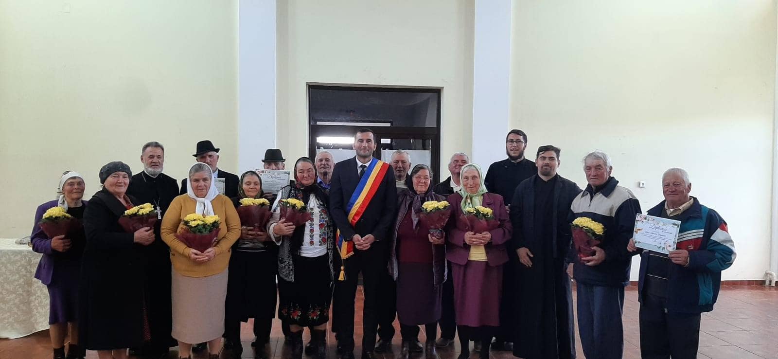 Zece familii din Prăjeni sărbătorite la Nunta de Aur: jumătate de secol împreună