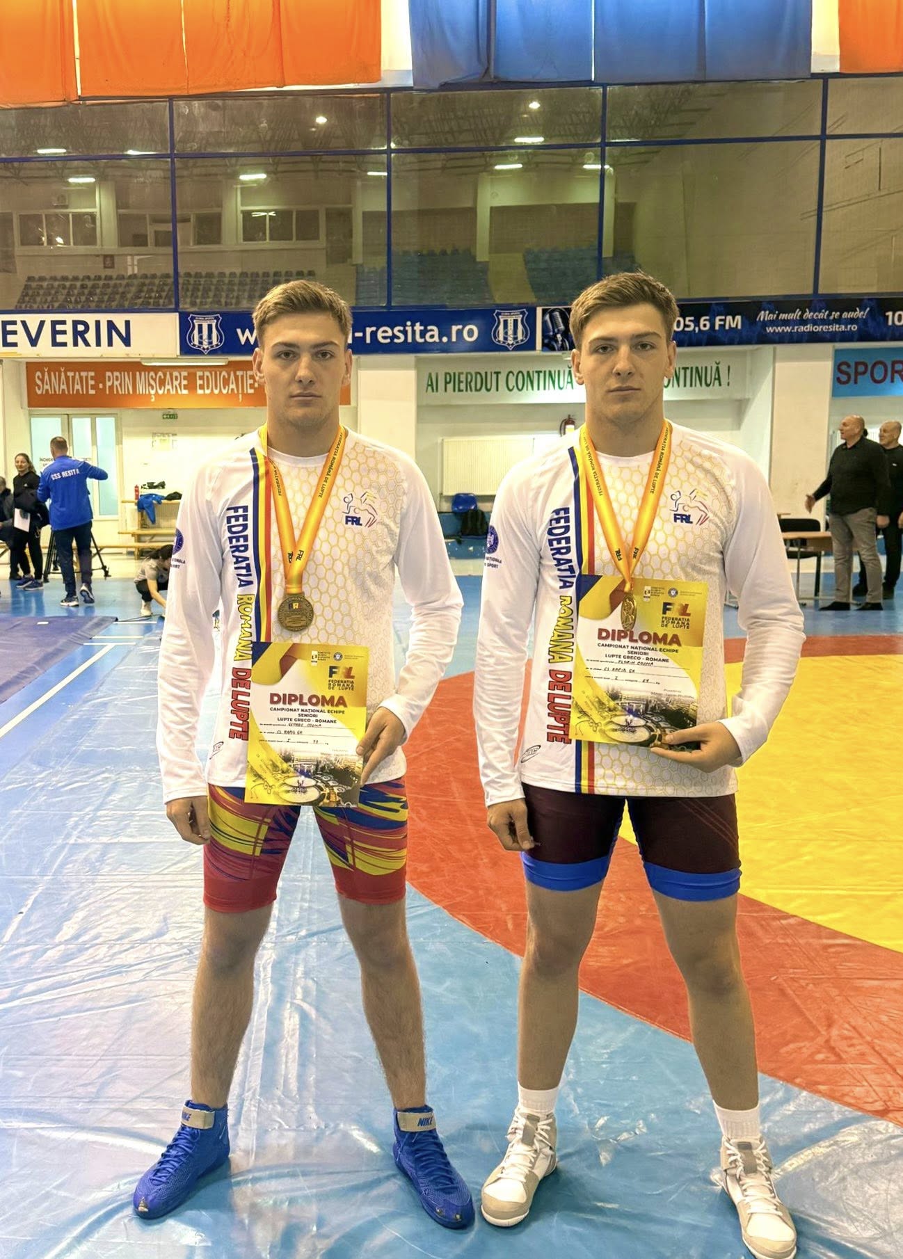 Gemenii Cozma, campioni pe saltea și viitori jandarmi: Performanțe remarcabile pentru doi tineri din Botoșani