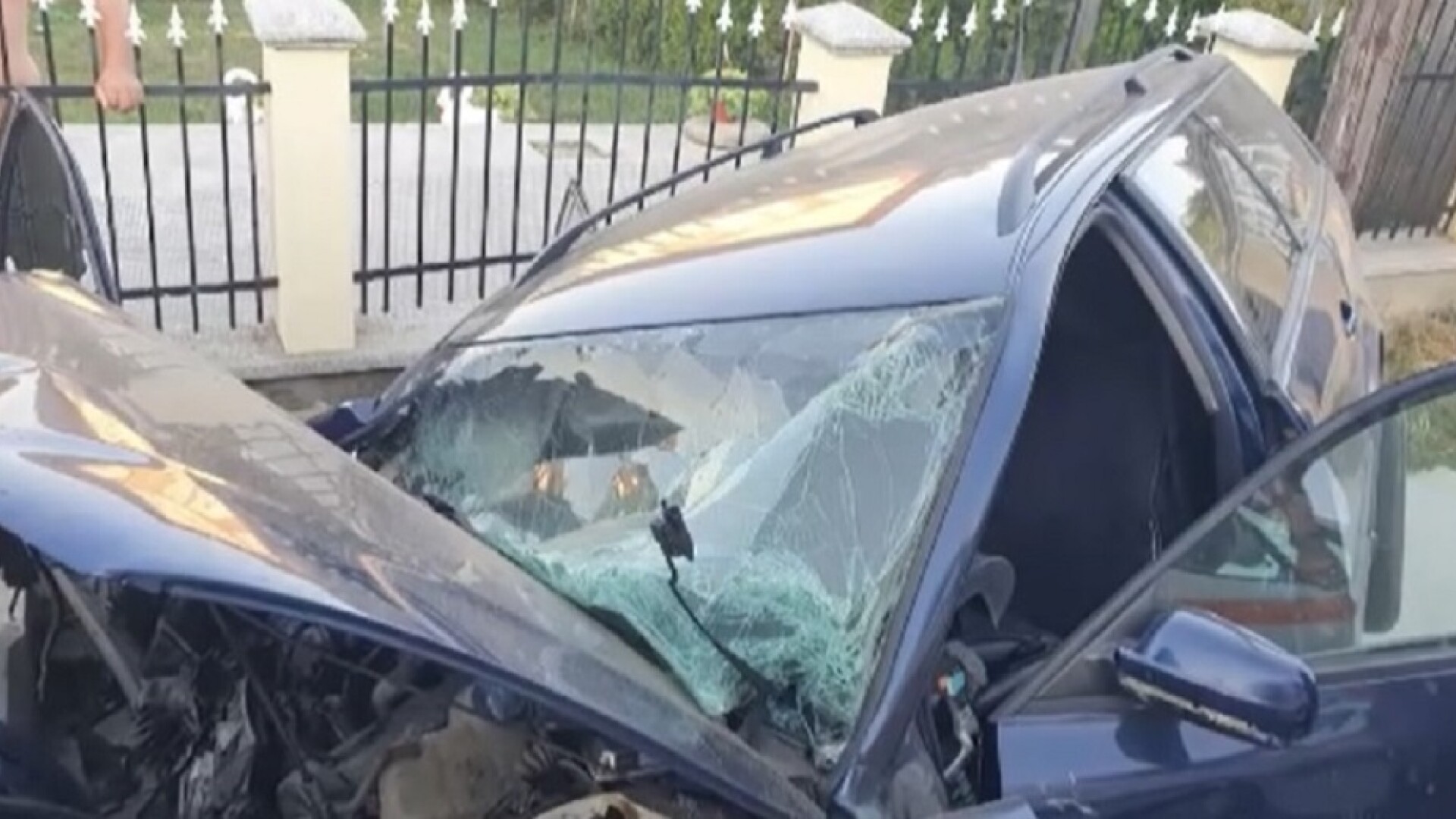 Un șofer beat a făcut ravagii pe un drum din Botoșani