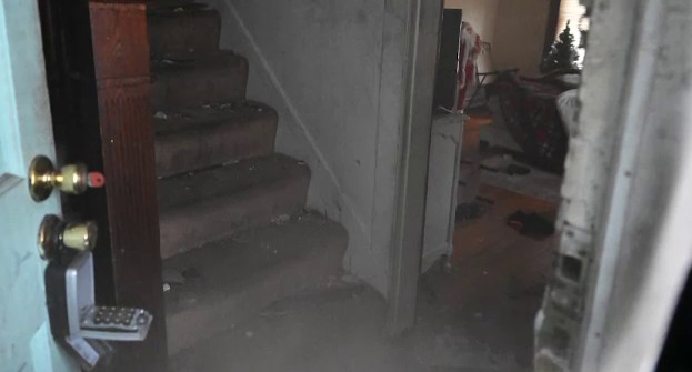 Un tânăr din Botoșani și-a legat mama cu cabluri și a sechestrat-o în casă