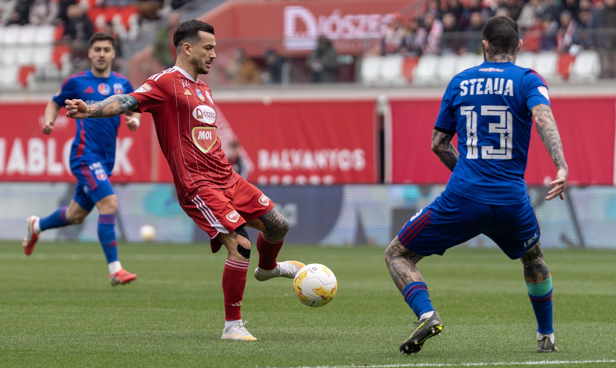 Scandal pe stadion: Suporterii Stelei, scandări șocante la adresa lui Gigi Becali, invocându-l pe Mircea Lucescu