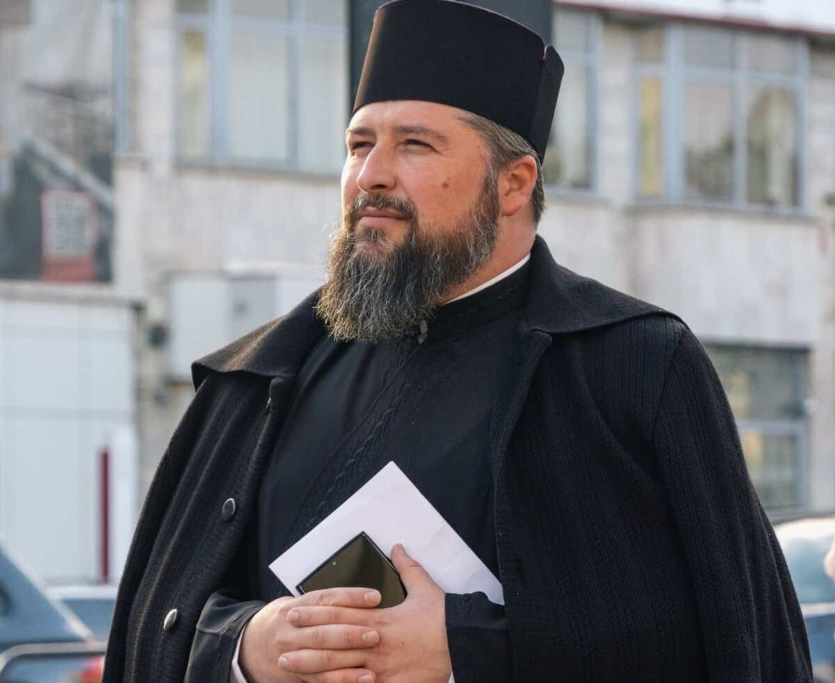 Părintele Andrei Anușca, sărbătorit la Vorona: preotul care aduce tinerii aproape de credință