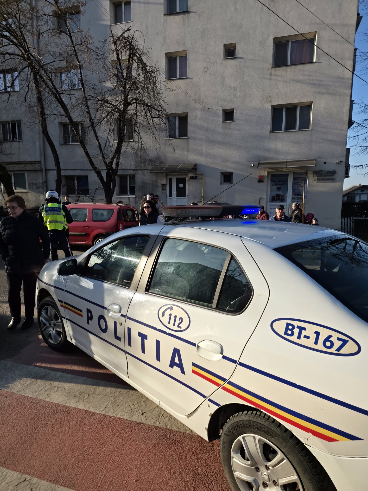 Copil pe role lovit de un camion pe strada Împărat Traian din municipiu 