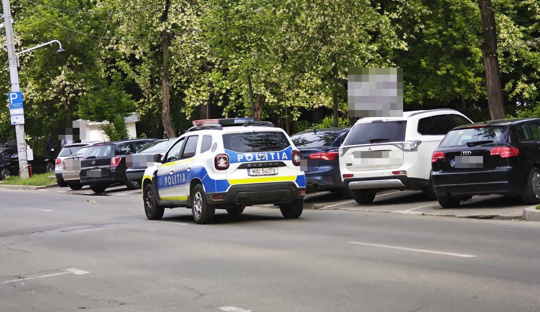 Ca la 20 de ani: Tânăr drogat prins de polițiști la plimbare pe bulevard