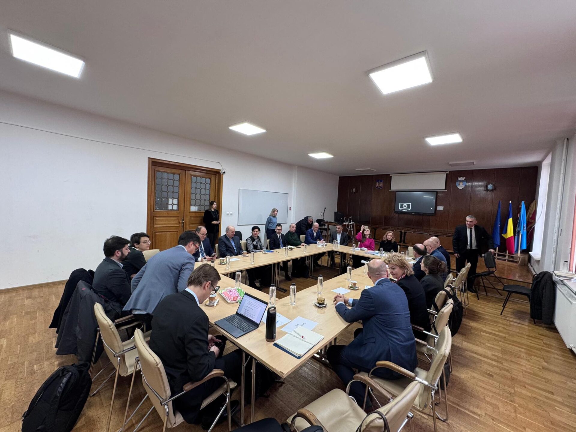 Banca Mondială analizează dacă Botoșani și Suceava sunt în stare să atragă investitori pentru reconstrucția Ucrainei