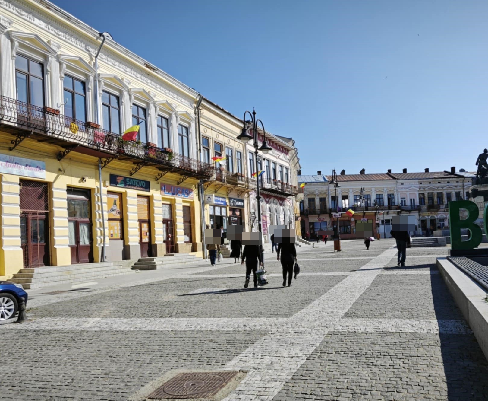 Un bețiv cu gura mare amendat de polițiști în Centrul Vechi 