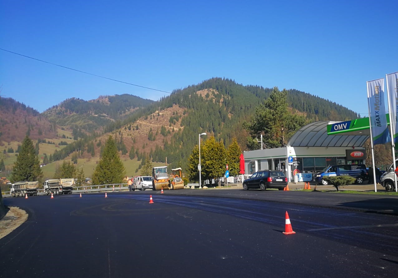 Panouri de avertizare RO - Alert montate la vecini pe drumurile frecventate de botoșănenii iubitori de munte 