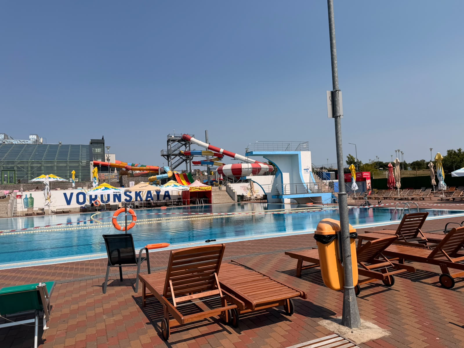 a fost inchisa si piscina exterioara