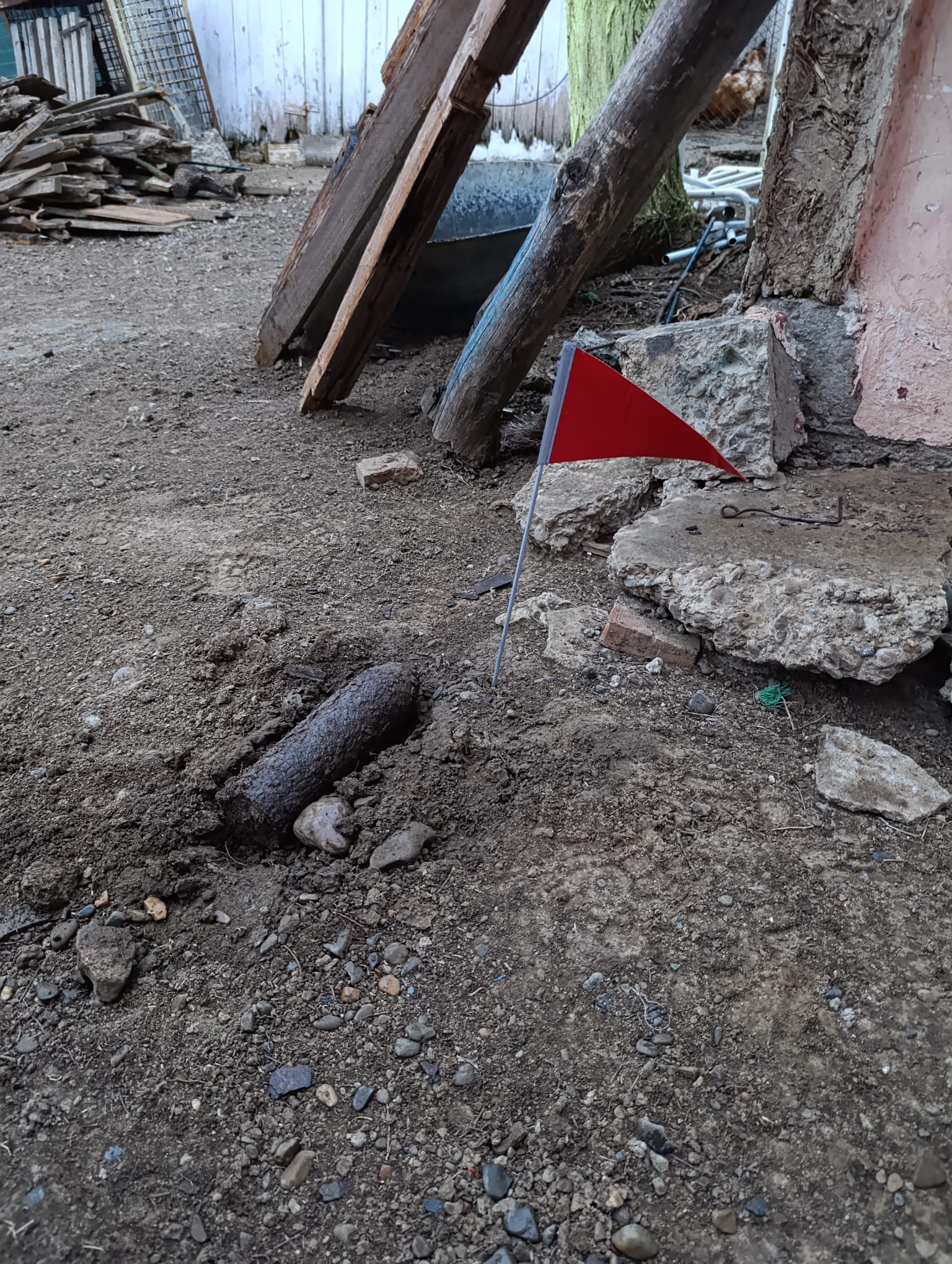 Proiectil rămas neexplodat, descoperit în judeţul Botoşani 