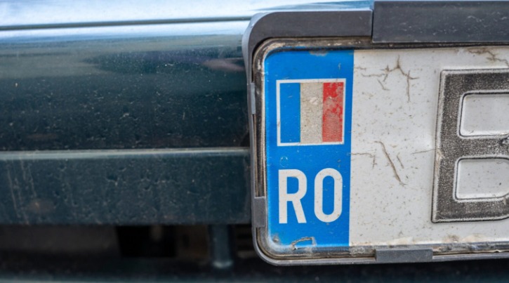 Amenzi mari pentru șoferii care încalcă regulile plăcuțelor de înmatriculare