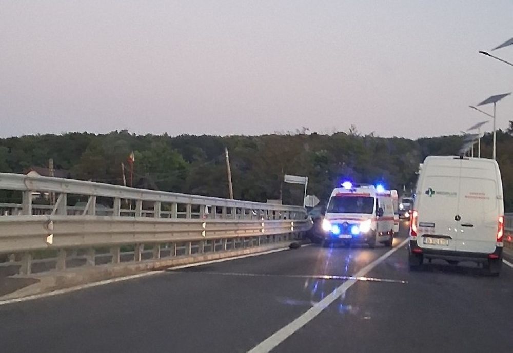 Mașină izbită pe un drum din Botoșani, șoferul și doi pasageri răniți 